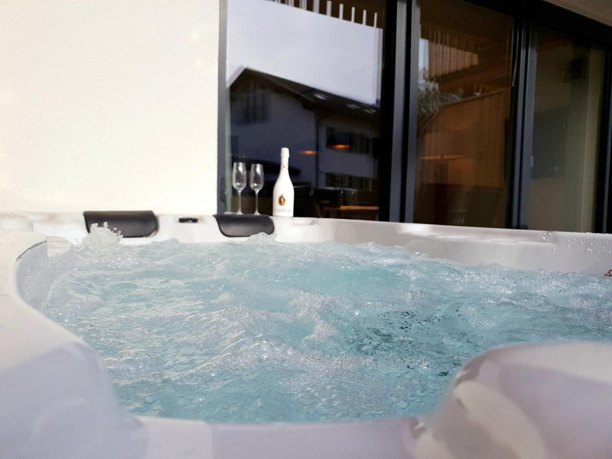 Ferienhaus Berger Mit Eigenen Whirlpool Im Garten Garmisch-Partenkirchen Buitenkant foto