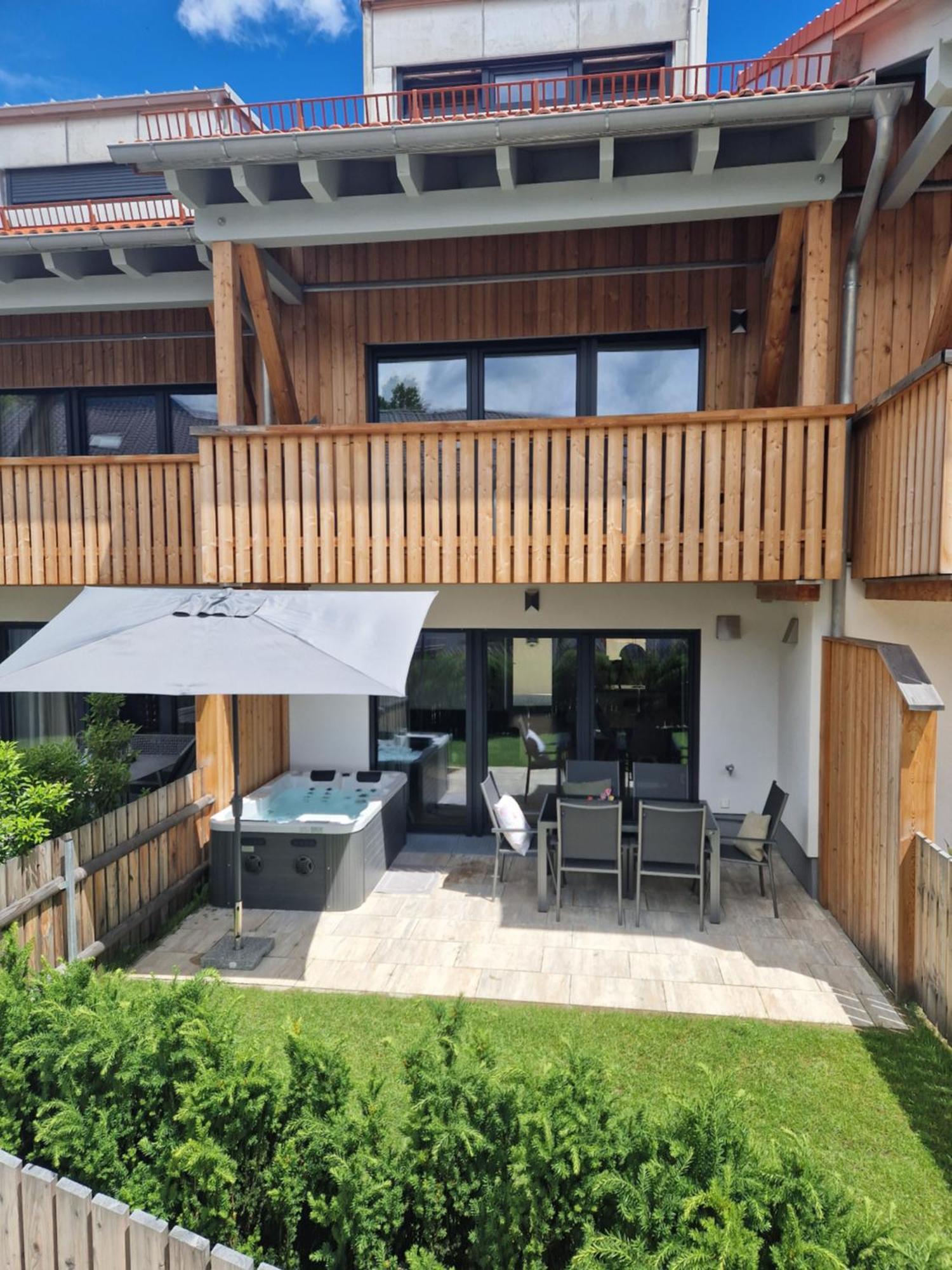 Ferienhaus Berger Mit Eigenen Whirlpool Im Garten Garmisch-Partenkirchen Buitenkant foto
