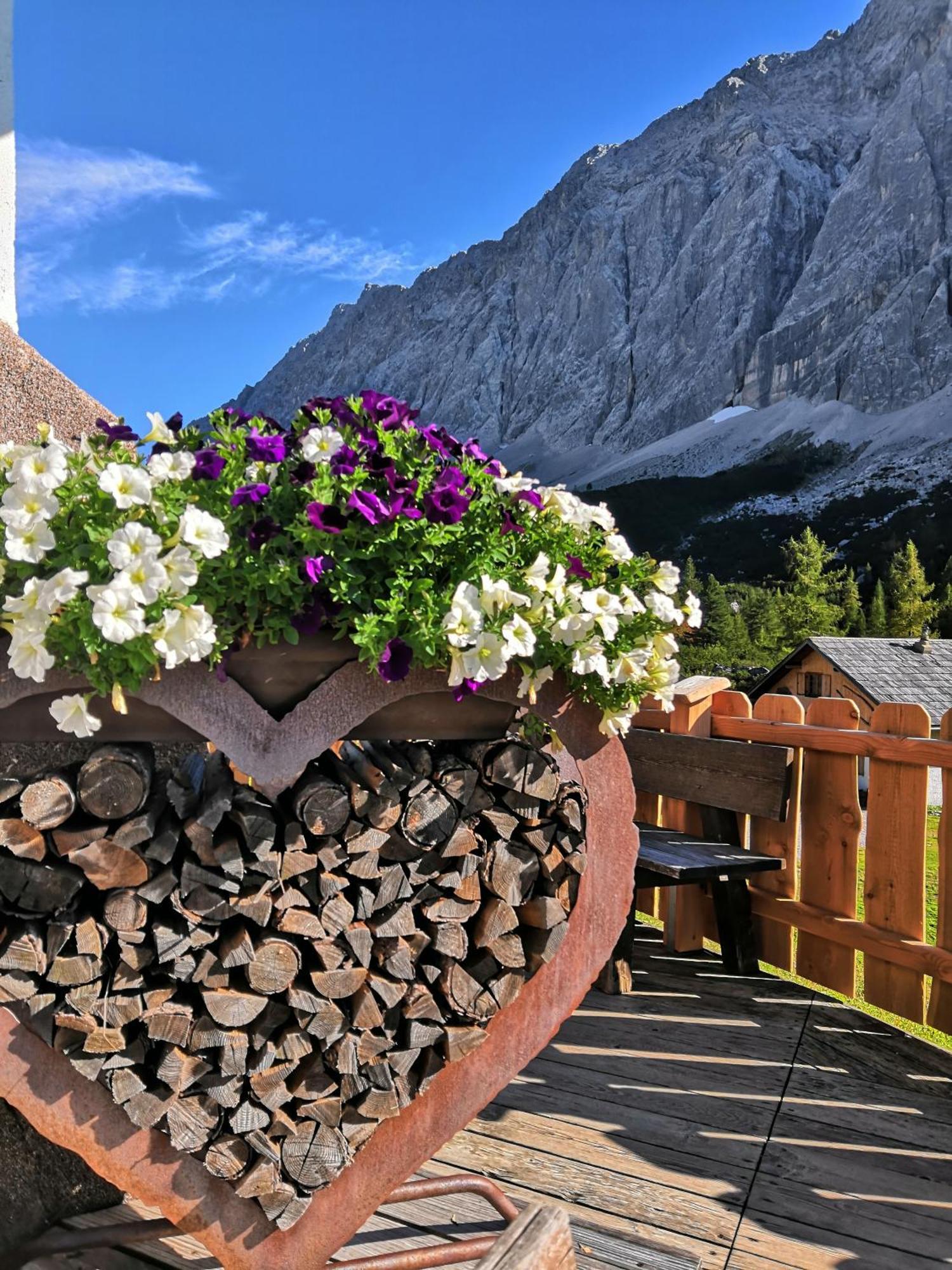 Ferienhaus Berger Mit Eigenen Whirlpool Im Garten Garmisch-Partenkirchen Buitenkant foto